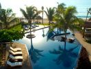 le-reve-pool.jpg